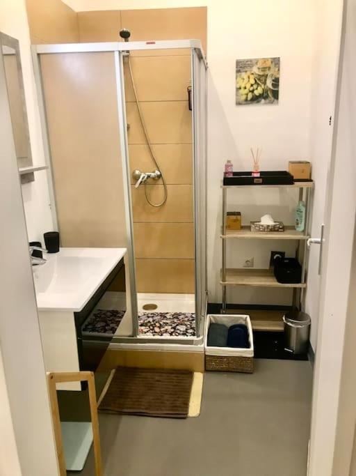 Klimatisierte Sehr Zentrale Wohnung-Loftstyle- Відень Екстер'єр фото