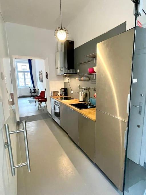 Klimatisierte Sehr Zentrale Wohnung-Loftstyle- Відень Екстер'єр фото